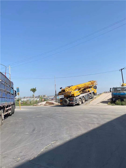 海港区25吨吊车的租赁价格大概是多少？