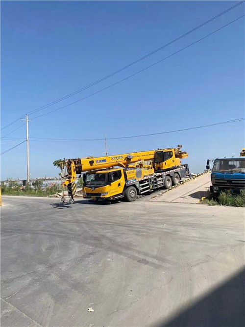 海港区吊车作业时，可能会产生哪些额外收费项目？